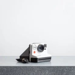 1907 IMPOSSIBLE High-tech-Appareil photo Polaroid Now - Noir & Blanc