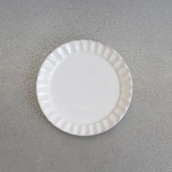 1769 HISTOSHI KATO Assiettes Plates-Assiette cannelée Kohiki Shima - Blanche