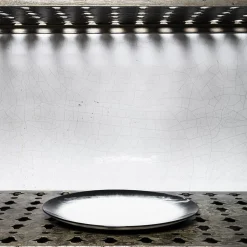 259 SERAX Assiettes Plates-Assiette plate en porcelaine Ann Demeulemeester - Noir et blanc