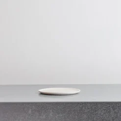 925 JARS CERAMISTES Assiettes Plates-Assiette ronde Maguelone - Craie