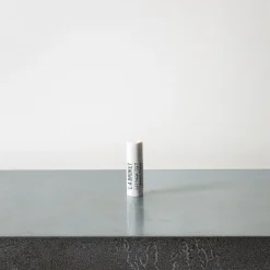 1054 LA BRUKET Soins Du Visage|Sélection De Bain Merci-Baume à lèvres - Nouveau Amande et Noix de Coco - L:A BRUKET