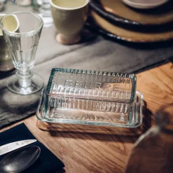 1139 BAZAR DE LUXE Ustensiles-Beurrier en verre moulé