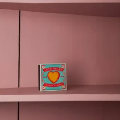 590 FINE MATCH BOX Allumettes & Briquets-Boîte de 150 grandes allumettes - Love Heart