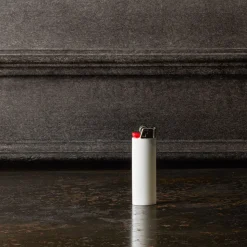 1799 MARKM LASER Les Accessoires Merci|Allumettes & Briquets-Briquet - Rouge "Rive Droite" - Non Merci