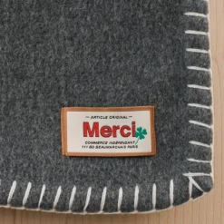 2138 TESSILECHITI Plaids & Couvertures|Accessoirisez Votre Intérieur-Couverture Merci - Gris