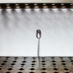 259 SERAX Couverts|Cuillère À Café-Cuillère en métal martelé - Stonewash - La Nouvelle Table