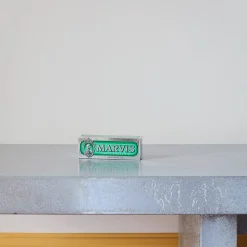 1162 AEGIS PHARMA Brosse À Dents Et Dentifrice|Sélection De Bain Merci-Dentifrice - Menthe Forte - Marvis - 25 ml