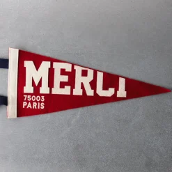 2224 LE FANION FRANCAIS Accessoirisez Votre Intérieur-Fanion Merci - Rouge