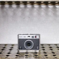 1253 FUJIFILM High-tech-Instax Mini Evo - Noir