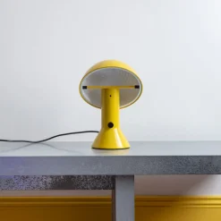 1437 MARTINELLI LUCE Lampes-Lampe de table Elmetto - Jaune