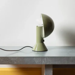 1437 MARTINELLI LUCE Lampes-Lampe de table Elmetto - Vert