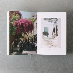 2037 A WEEK ABROAD Livres-Livre - A Week Abroad Athènes