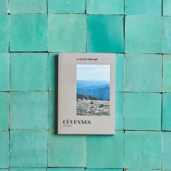 2037 A Week ABROAD Livres-Livre - A Week Abroad Cévennes