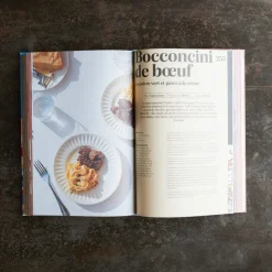 746 HACHETTE EDITIONS Livres-Livre - Marseille Un Jour Sans Faim