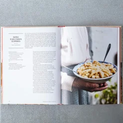 745 INTERFORUM Livres-Livre - Pasta Grannies - Faire ses pâtes à la main comme les mamies italiennes
