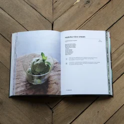 747 FLAMMARION Livres-Livre - Recettes Vegan Wild & The Moon