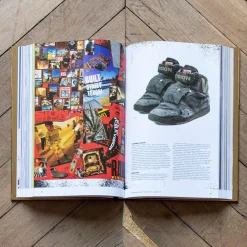 1305 TASCHEN Livres-Livre - Sneaker Freaker, The Ultimate Sneaker Book