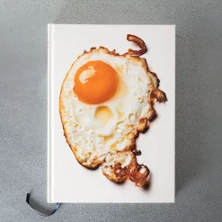 1305 TASCHEN Livres-Livre - The Gourmand's Egg. A Collection of Stories & Recipes