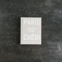 746 HACHETTE EDITIONS Livres-Livre - Un dimanche à Paris de Zoé de las Cases