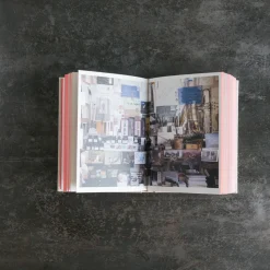 746 HACHETTE EDITIONS Livres-Livre - Un dimanche à Paris de Zoé de las Cases