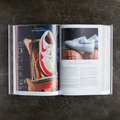 1305 TASCHEN Livres-Livre - World's Greatest Sneaker Collectors