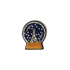 Femme MACON & LESQUOY Pin's|Pin's-Macon & Lesquoy - Broche - Boule a neige paris