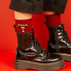 Femme MACON & LESQUOY Pin's|Pin's-Macon & Lesquoy - Broche - Resiste