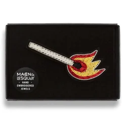 Femme MACON & LESQUOY Pin's|Pin's-Macon & Lesquoy - Broche - Allumette