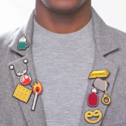 Femme MACON & LESQUOY Pin's|Pin's-Macon & Lesquoy - Broche - Allumette