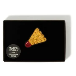 Femme MACON & LESQUOY Pin's|Pin's-Macon & Lesquoy - Broche - Volant