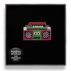 Femme MACON & LESQUOY Pin's|Pin's-Macon & Lesquoy - Broche - Ghetto blaster