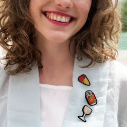 Femme MACON & LESQUOY Pin's|Pin's-Macon & Lesquoy - Broche - Soda