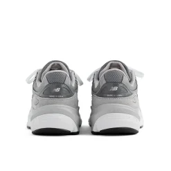 Homme New Balance Baskets-- Baskets 990v6 -
