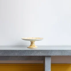 244 FASANO Maison De Campagne|Plats-Plat sur pied en faïence tacheté - Ambre