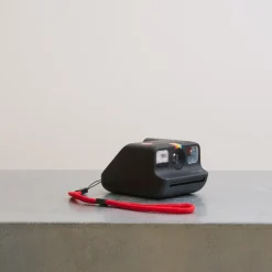 1907 IMPOSSIBLE High-tech-Polaroid Go Black