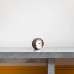 1091 LEMNOS Horloges-Réveil en bois foncé Riki