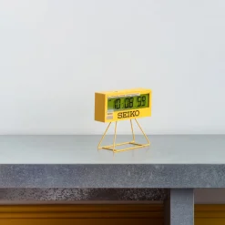 2067 SEIKO Horloges-Réveil Seiko affichage digital - Jaune