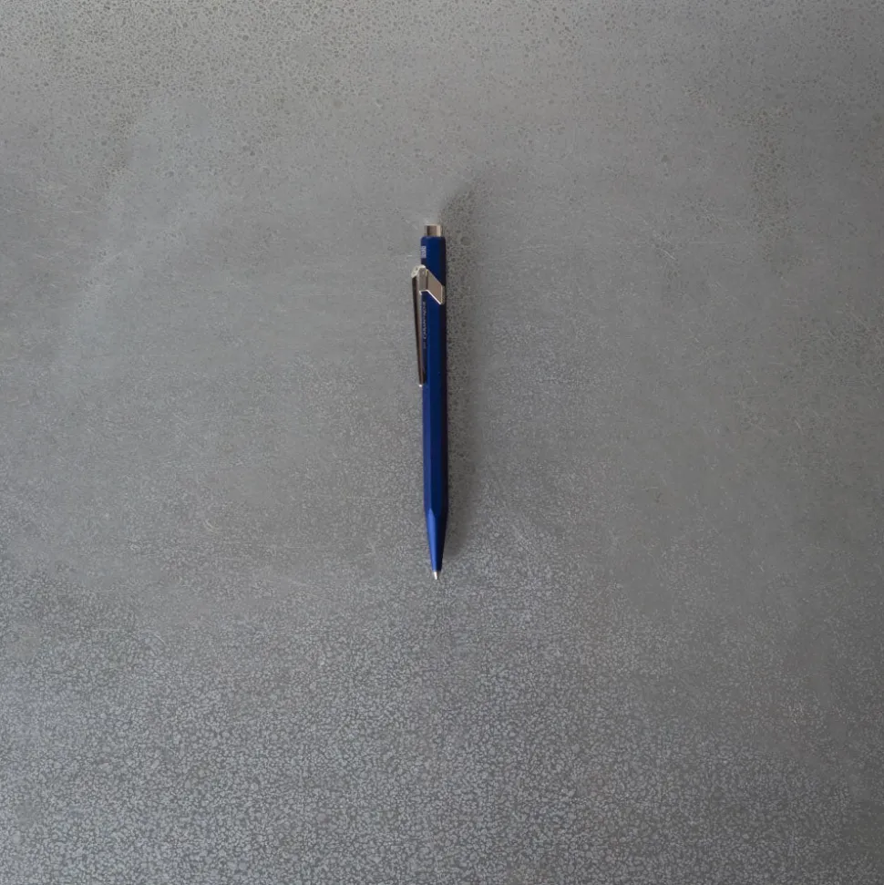 252 CARAN D ACHE Écriture-Stylo bille 849 COLORMAT-X - Bleu - Caran d'Ache