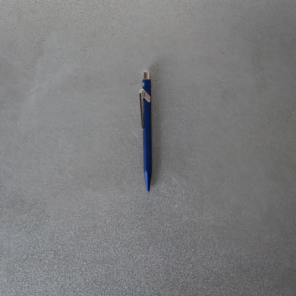 252 CARAN D ACHE Écriture-Stylo bille 849 COLORMAT-X - Bleu - Caran d'Ache