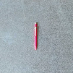 252 CARAN D ACHE Écriture-Stylo bille - Fluo Pourpre - Caran d'Ache
