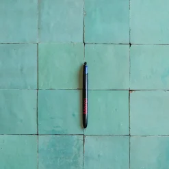 MERCI Écriture-Stylo 4 couleurs - Noir