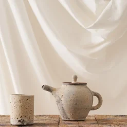 2179 BENOIT AUDUREAU Théières-Théière en terre locale - Blanc gris